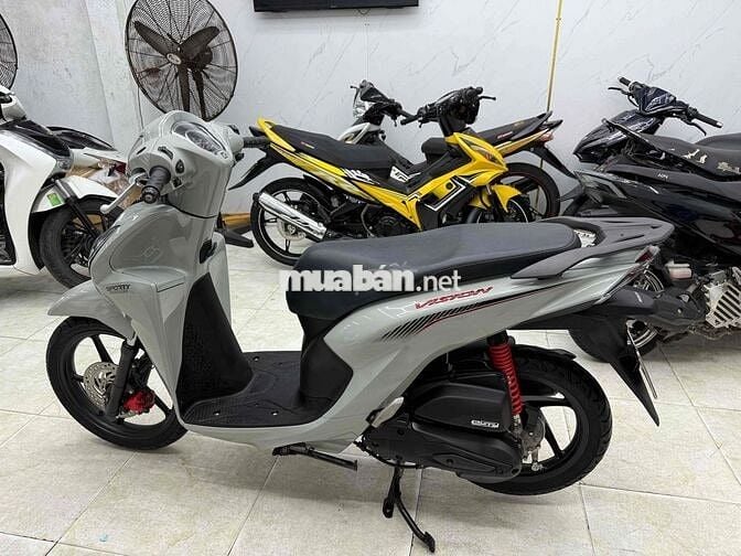 Vision 2022 odo 10 ngàn cây lốp rin theo xe còn dà