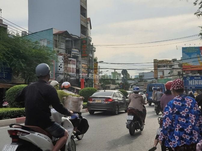 Cho thuê nhà mặt tiền đường Tùng Thiện Vương, Phường 12 Quận 8