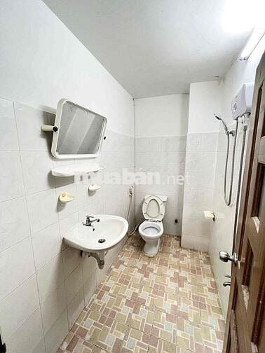 CĂN HỘ 2 PHÒNG NGỦ FULL NỘI THẤT - NGAY CHỢ HOÀNG HOA THÁM