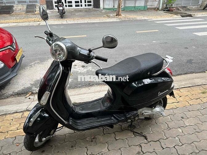 Cầm đồ bán thanh lý : chiếc tay ga Piaggo Vecpas .