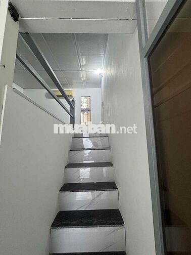 Trệt lửng 3,5*10; 2pn có máy lạnh mới keng gần gò vấp