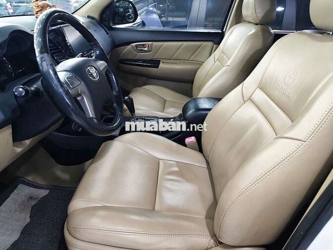 Toyota Fortuner Trắng 7 chỗ Số tự động