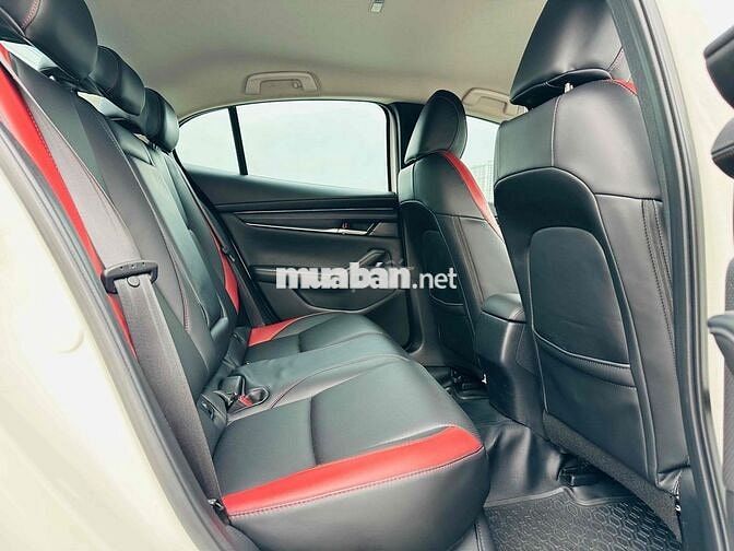 Mazda 3 1.5AT sản xuất 2021