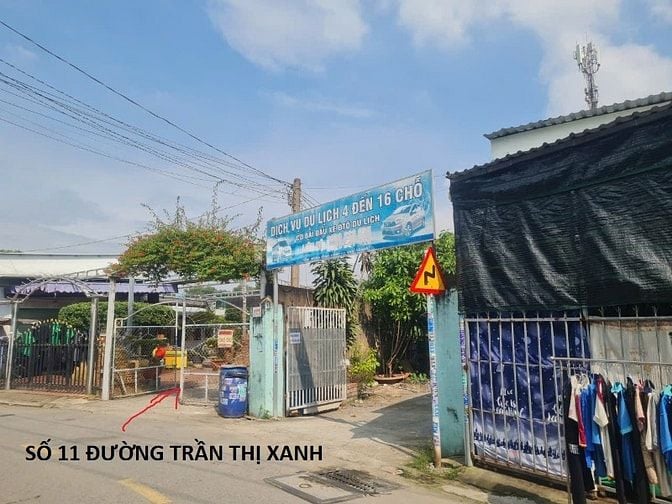 NHÀ CẤP 4, DT 329m2 ( 10x32), thổ cư 140m2 HẺM 11 TRẦN THỊ XANH, TĐH