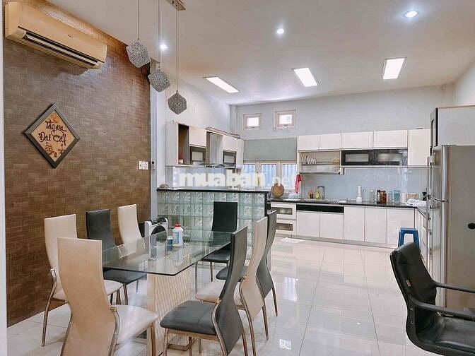 Nhà cho thuê hẻm Ngô Gia Tự Q10