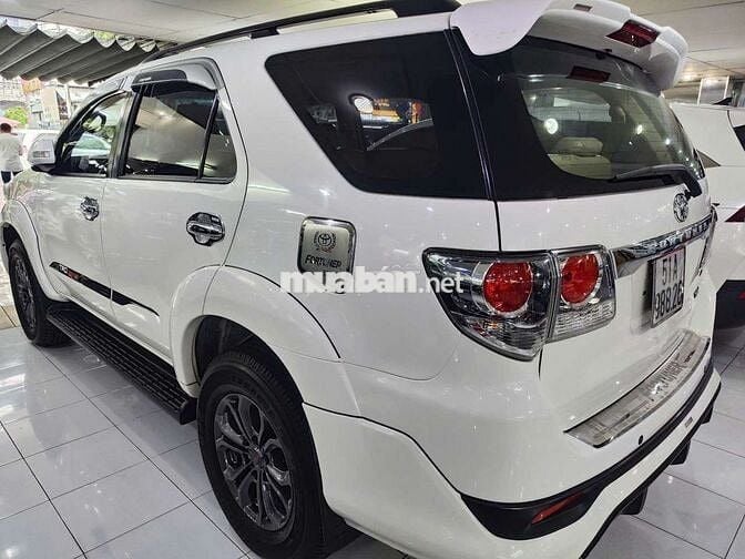 Toyota Fortuner Trắng 7 chỗ Số tự động