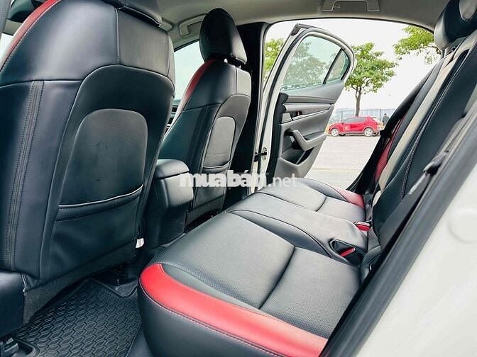 Mazda 3 1.5AT sản xuất 2021