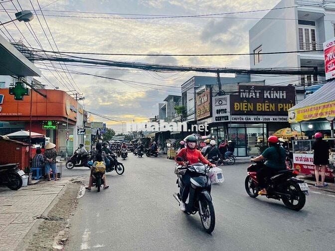 nhà kinh doanh ngay chợ Cái Răng