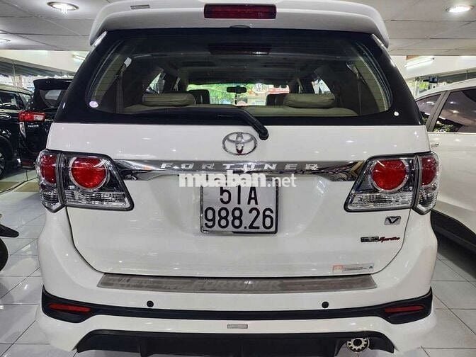 Toyota Fortuner Trắng 7 chỗ Số tự động