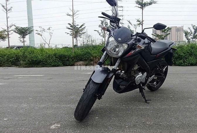 Xe Yamaha FZ150 màu đen sang số mượt, kiểm soát tốt