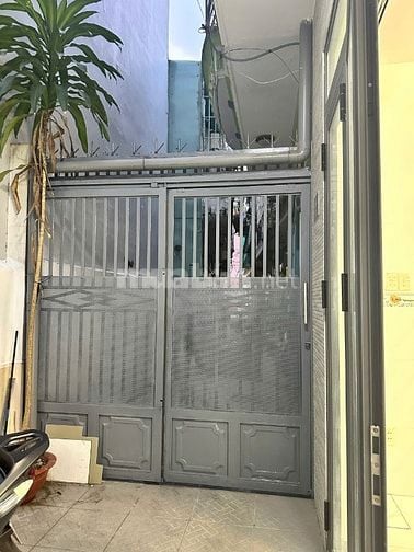 Bán nhà hẻm cụt có sân để xe máy, ngay trường tiểu học Đặng Thùy Trâm