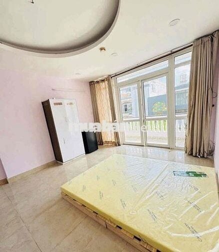 Cho thuê phòng trọ 30m2 - có ban công - giá 4.9tr Quận 10