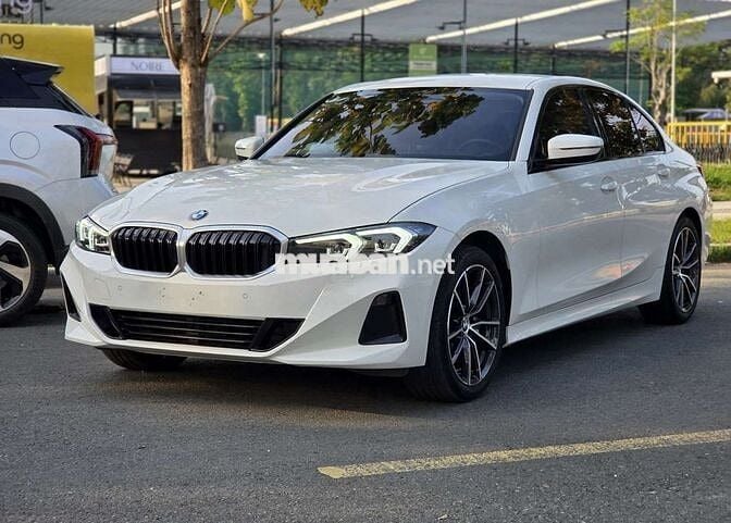 CẦN BÁN BMW 320i SPORTLINE DATE 2023
