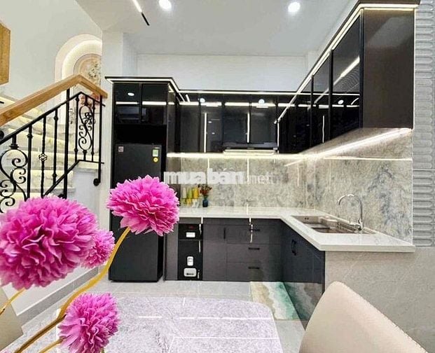 Nhà chính chủ mới đẹp dt 3,5 x9 trệt lầu hẻm oto phan huy ích p 15