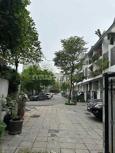 [Chính chủ] tôi cần bán lô Liền Kề-Mạc Thái Tông - Cầu Giấy. Dt 161 m,