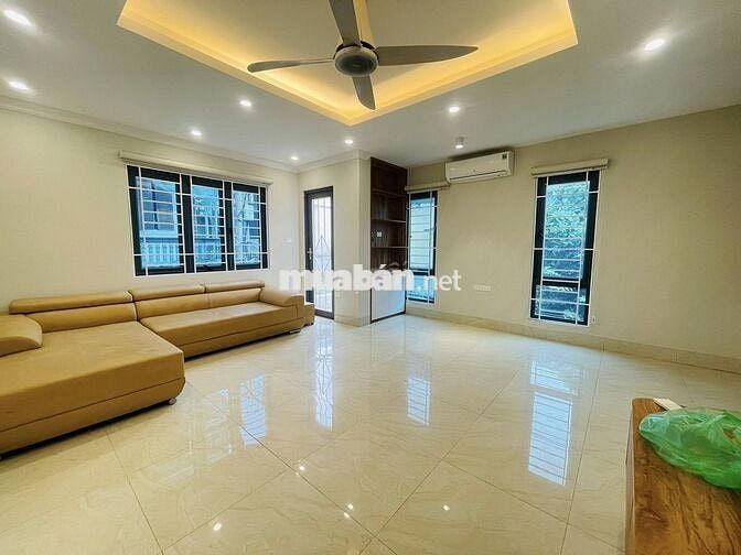 Bán nhà cạnh cđ FPT,48M 6 Tầng, Ô Tô vào nhà, Lô góc, 2 mặt ngõ,ở ngay