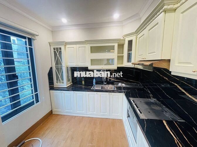 Bán nhà cạnh cđ FPT,48M 6 Tầng, Ô Tô vào nhà, Lô góc, 2 mặt ngõ,ở ngay