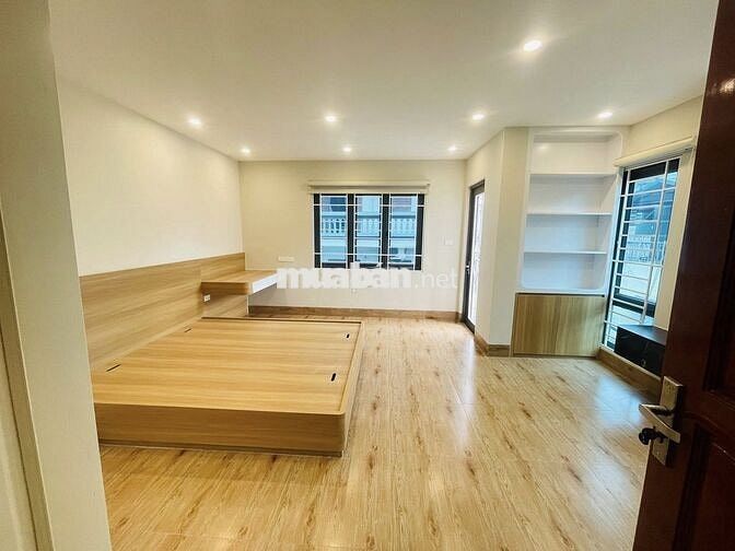 Bán nhà cạnh cđ FPT,48M 6 Tầng, Ô Tô vào nhà, Lô góc, 2 mặt ngõ,ở ngay