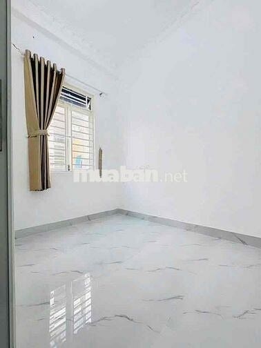 Nhà  ngang 4 x 7m 2PN 2WC Đường Trương Thị Hoa  Gần Bệnh Viện Q12 .