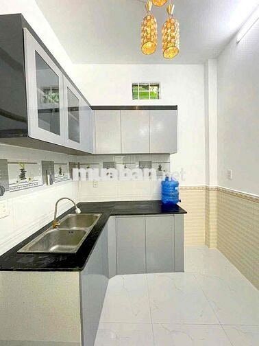 Nhà  ngang 4 x 7m 2PN 2WC Đường Trương Thị Hoa  Gần Bệnh Viện Q12 .