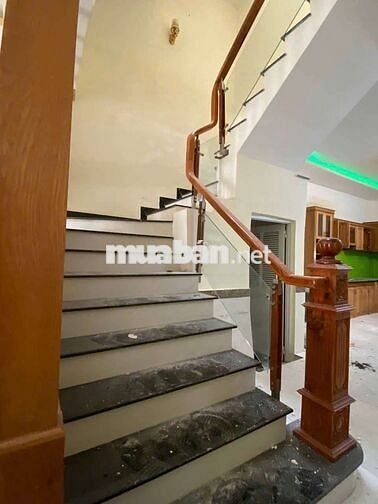 Cho thuê nhà vưa ở vừa làm vp gần trung tâm y tế dĩ an