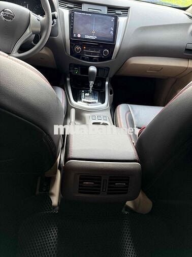 Nissan Navara 2018 Tự động Xanh đậm