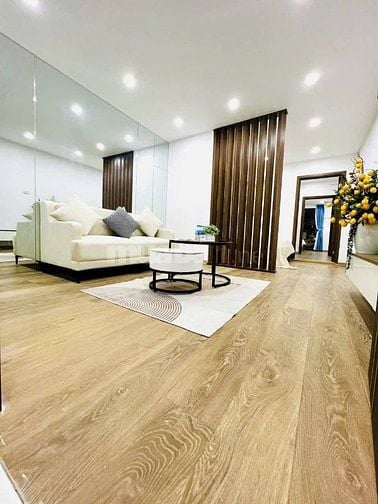 Nhà Đẹp, Phố 8 - 3, Hai Bà Trưng 65m, tầng 2, giá 3.98 tỷ.