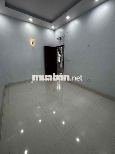 NHÀ MẶT TIỀN 5,3X30M SÂN RỘNG ĐẬU 3 XE HƠI 3PN LÀM VP + Ở +DẠY HỌC