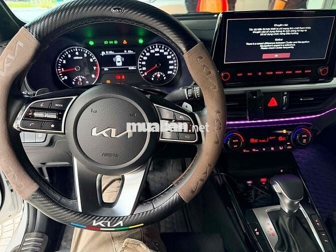 Kia K3 2024 Premium 2.0 AT - 5000 km 599tr