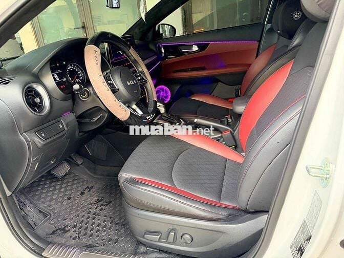 Kia K3 2024 Premium 2.0 AT - 5000 km 599tr