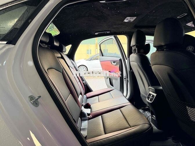 Kia K3 2024 Premium 2.0 AT - 5000 km 599tr