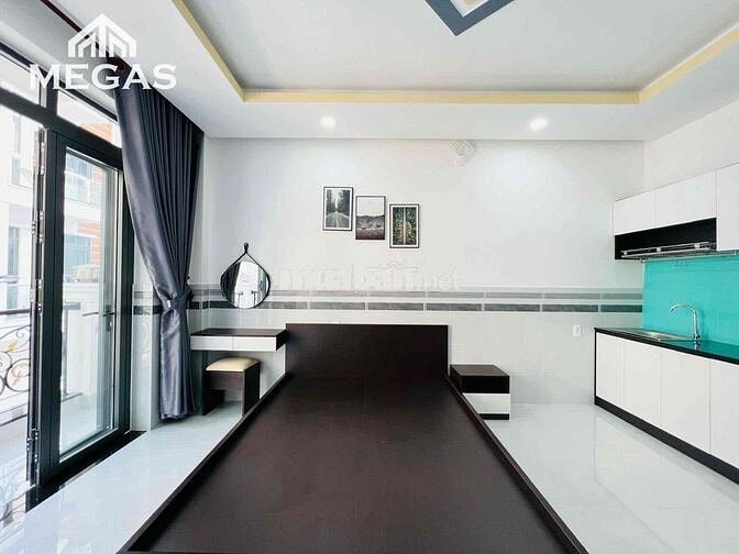 Căn Hộ Ban Công Full Nội Thất Ngay Công Viên Làng Hoa