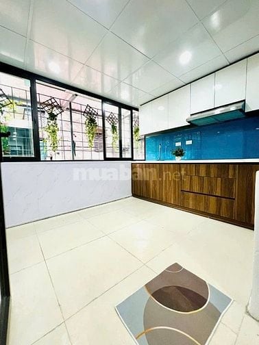 Nhà Đẹp, Phố 8 - 3, Hai Bà Trưng 65m, tầng 2, giá 3.98 tỷ.