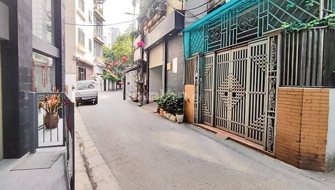 Bán đất Giang Văn Minh 40m2, tặng GPXD, 30m ra phố, oto đỗ, giá 9.5tỷ.