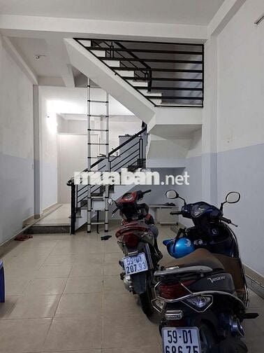 Nhà  đường Ao Đôi hẻm xe tải, diện tích sử dụng 192 m2, đúc kiên cố