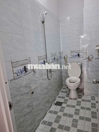 Nhà  đường Ao Đôi hẻm xe tải, diện tích sử dụng 192 m2, đúc kiên cố