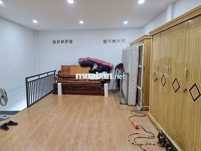 Nhà Ngang 5m Hiếm 88.7 m2, Mới Đẹp Dọn Vào Ở Ngay P15 Tân Bình