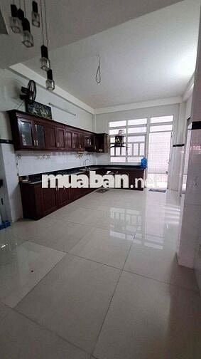 Nhà hxh Đông Hồ F8 Tân Bình, 5x20m, 4 tầng, 5pn, thang máy , giá 20tr