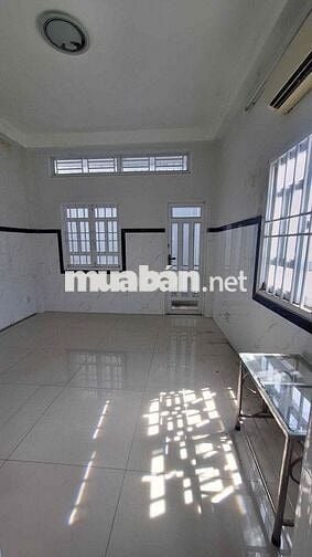 Nhà hxh Đông Hồ F8 Tân Bình, 5x20m, 4 tầng, 5pn, thang máy , giá 20tr