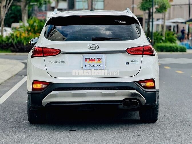 Hyundai Santafe model 2021 máy dầu
