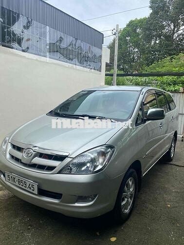 Toyota Innova 2008 G - 130 km