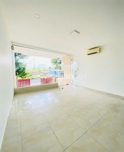 NHÀ 5 TẦNG CÓ HẦM KHU ĐƯỜNG HOA PHAN XÍCH LONG – HOA HỒNG