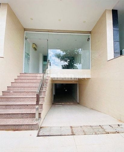 NHÀ 5 TẦNG CÓ HẦM KHU ĐƯỜNG HOA PHAN XÍCH LONG – HOA HỒNG