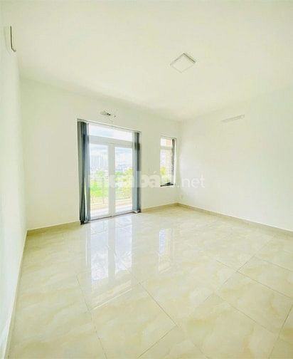 NHÀ 5 TẦNG CÓ HẦM KHU ĐƯỜNG HOA PHAN XÍCH LONG – HOA HỒNG