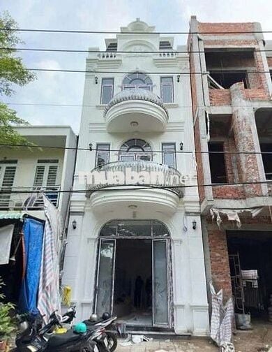 NHÀ 2 LẦU CAO CẤP - KHU TĐC NHI ĐỒNG - GẦN ĐẠI HỌC FPT