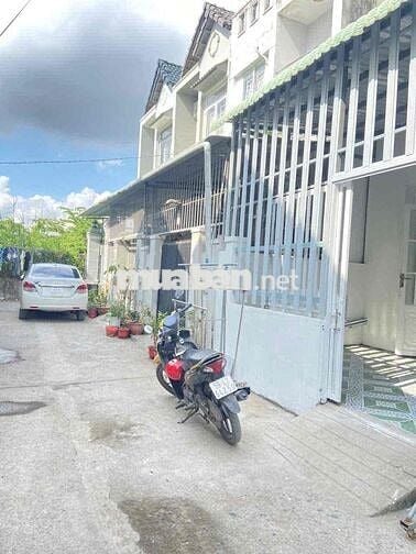 NHÀ 1 TRỆT 1 LỬNG – HẺM XE HƠI TỚI NHÀ – GIÁ 1 TỈ 370 SHR