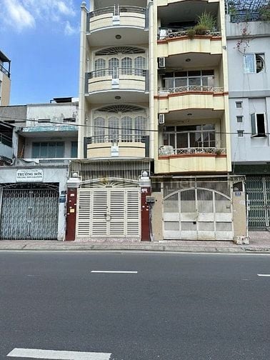 Bán nhà MT Đào Duy Anh, P.9, PN. DT 4x17m. Trệt 3L. Giá 18tỷ