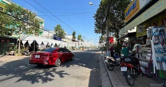 Tôi bán lô đất để xây nhà. Gần với VINHOME Hóc Môn và BV Xuyên Á.