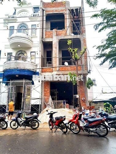 NHÀ 2 LẦU CAO CẤP - KHU TĐC NHI ĐỒNG - GẦN ĐẠI HỌC FPT