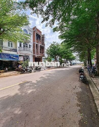 NHÀ 2 LẦU CAO CẤP - KHU TĐC NHI ĐỒNG - GẦN ĐẠI HỌC FPT